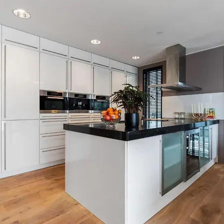 Luxurious 4-room Water In Amsterdam