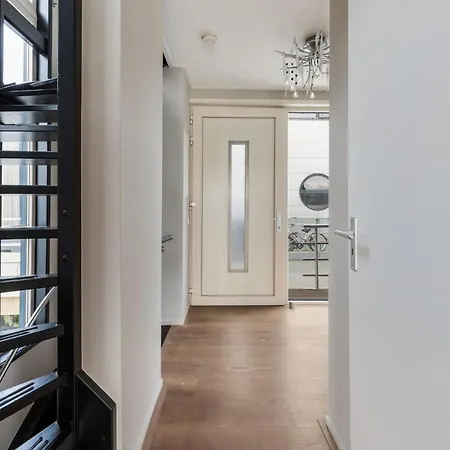 Luxurious 4-room Water In *
