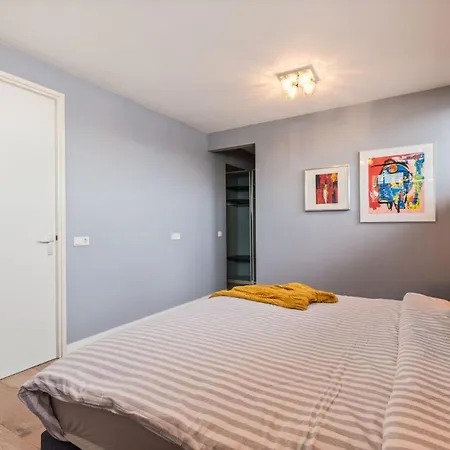 Luxurious 4-room Water In
