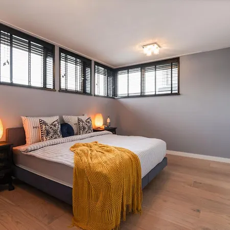 Σπίτι διακοπών Luxurious 4-room Water In *