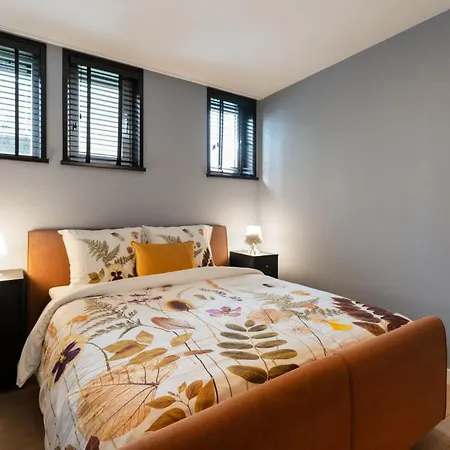 Luxurious 4-room Water In