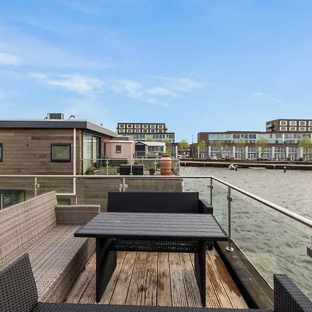Casa vacanze Luxurious 4-room Water In *