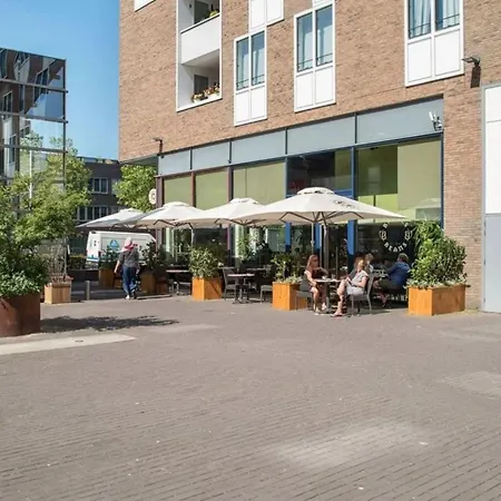 Luxurious 4-room Water In Amsterdam